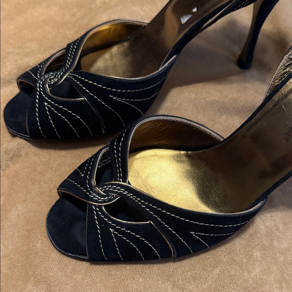 Dolce & Gabbana Black and Gold Women's Heels - Picture 3 of 7